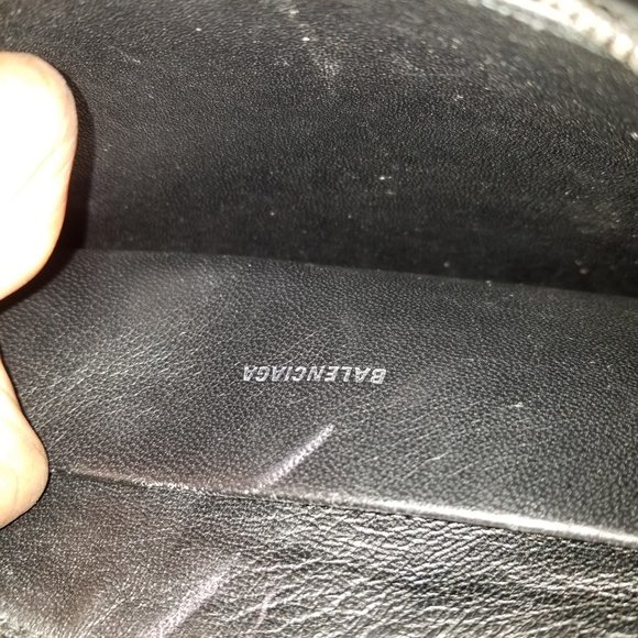 AUTHENTIC Balenciaga Cluth bag - Picture 5 of 6